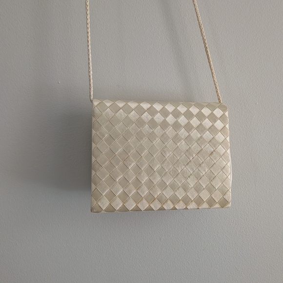 Benchmade Leather works Inc Chic Woven Crossbody Bag in Cream - Picture 5 of 5